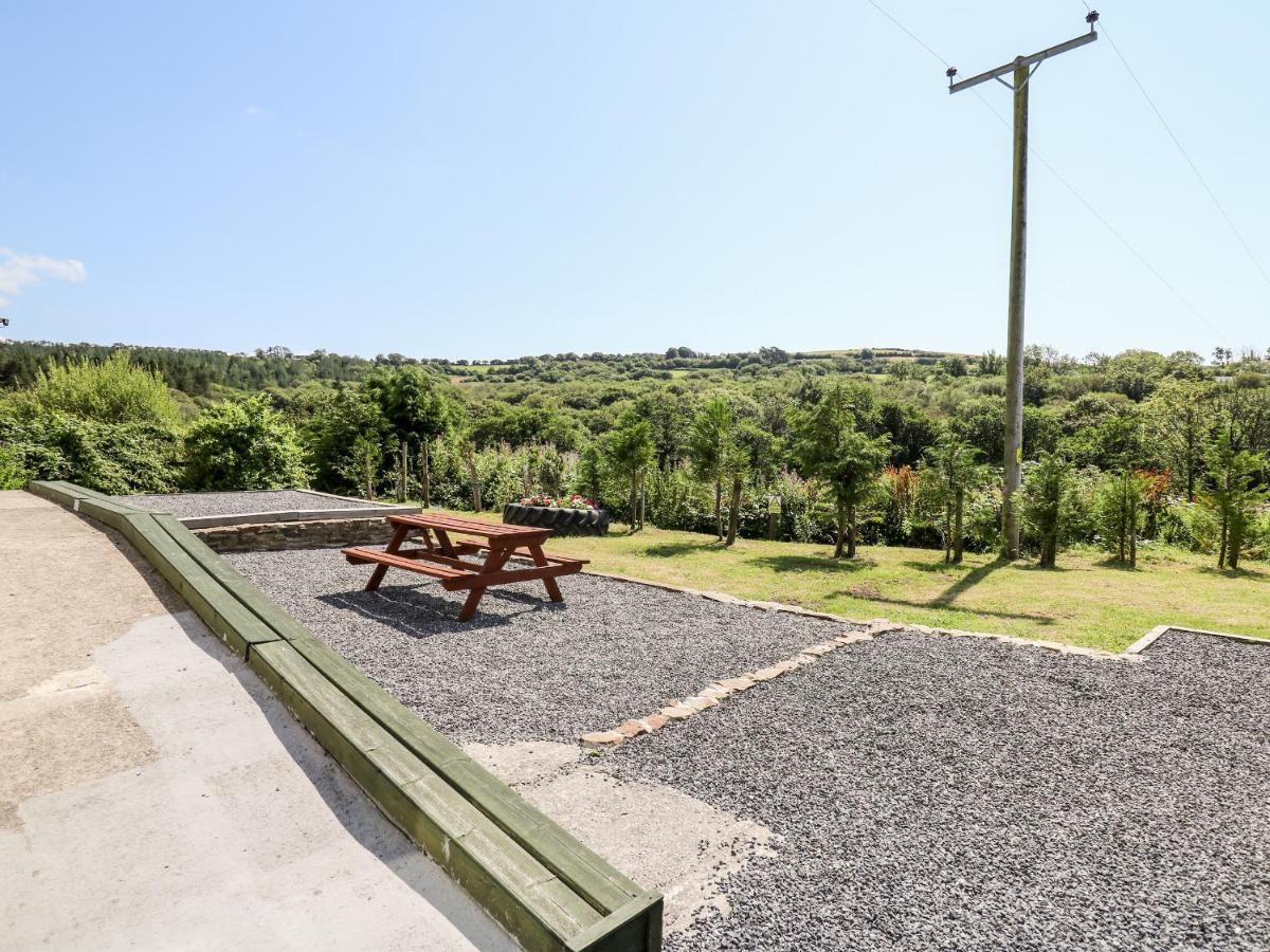 The Lodge Llanelli Luaran gambar